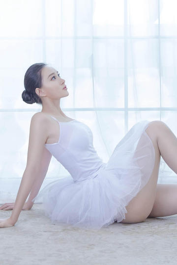 28岁沈月生图惊艳全网，暴瘦20斤的她美得像个洋娃娃，妥妥日系美少女